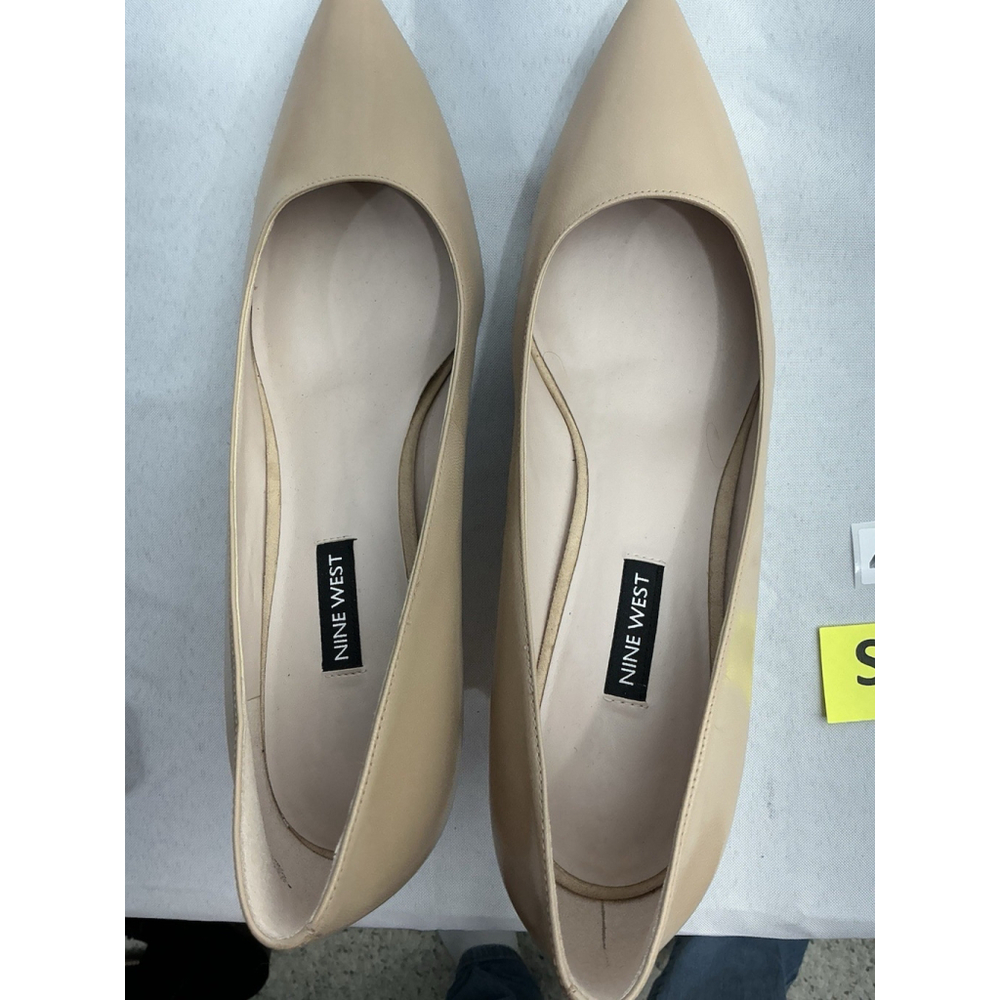 Nine West Women's Nude Pointed-Toe Leather Pumps - Picture 5 of 9